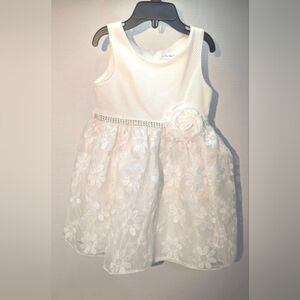 Sweet Heart Rose | 3 Toddler Girls Sleeveless Antique White Daisy Applique Dress